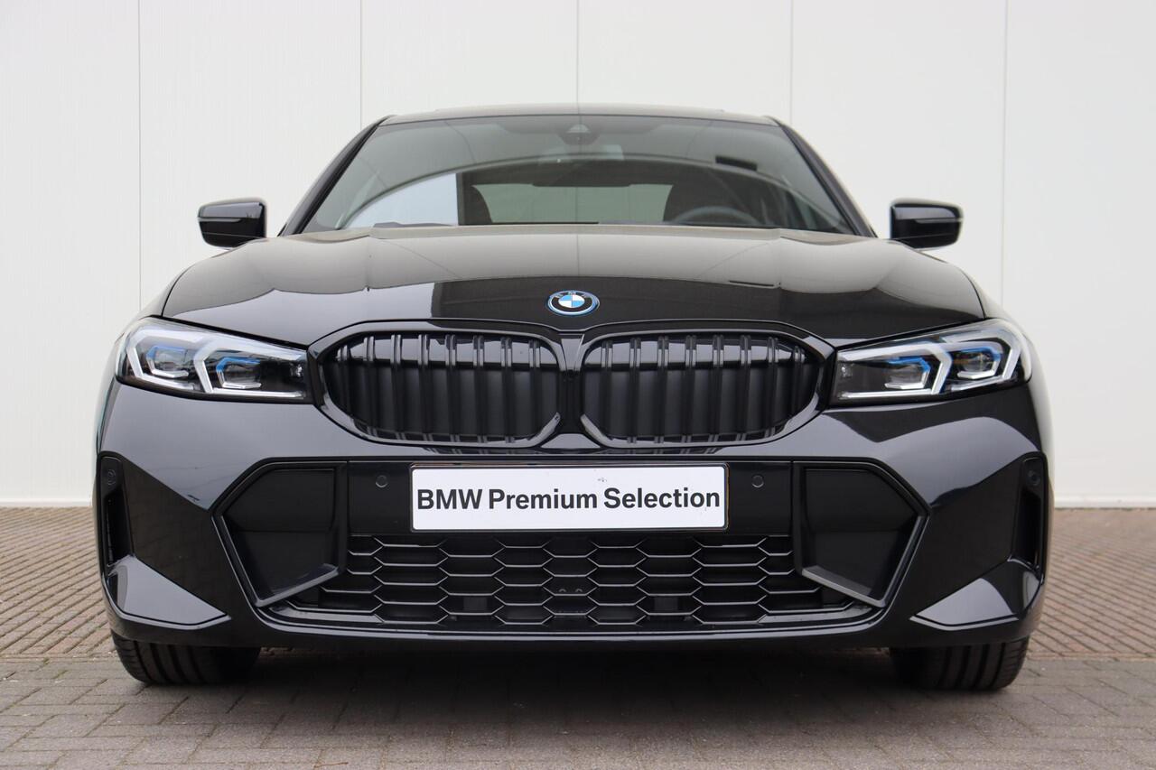 BMW 3-SERIE 320e M Sportpakket/ Elektrische Trekhaak/ schuif-/kanteldak/ Sportstoelen/ Verwarmd Stuurwiel | Ekris Selection