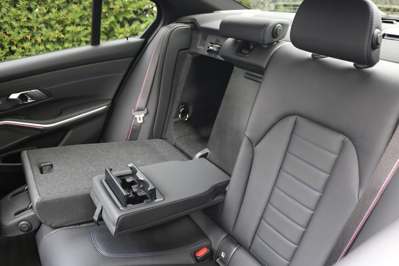 BMW 3-SERIE M340i xDrive 374PK (Schuif/Kanteldak Sportleder/Mermory Carplay 360Camera ACC HarmanKardon HeadUp Full-Led 19M-Velgen)