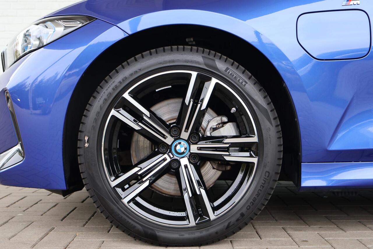 BMW 3-SERIE Sedan 320e | M Sportpakket | Trekhaak