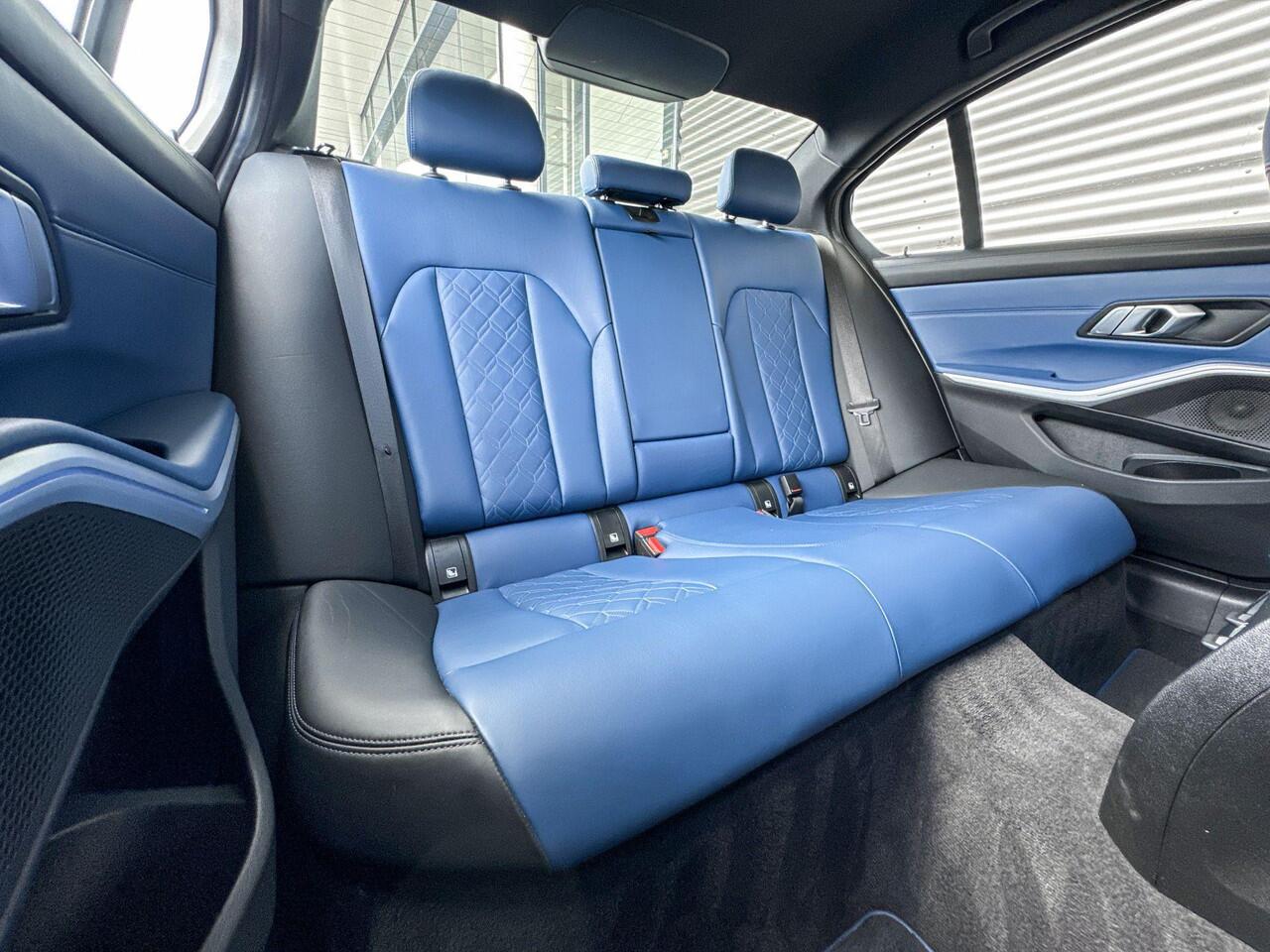 BMW 3-SERIE Sedan 330e Individual Edition Nappa leder interieur / Selections