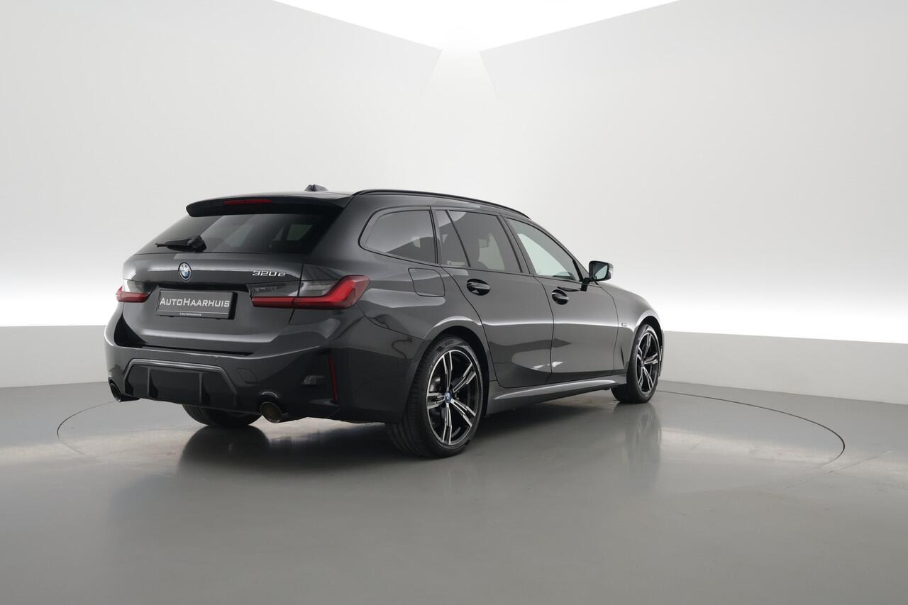 BMW 3-SERIE Touring 320e M Sport | Facelift | Shadow Line | Curved display | Adapt. Cruise | Nav + CarPlay | Elek. Klep | Sfeerverlichting | LED | Stoelverw. | PDC V