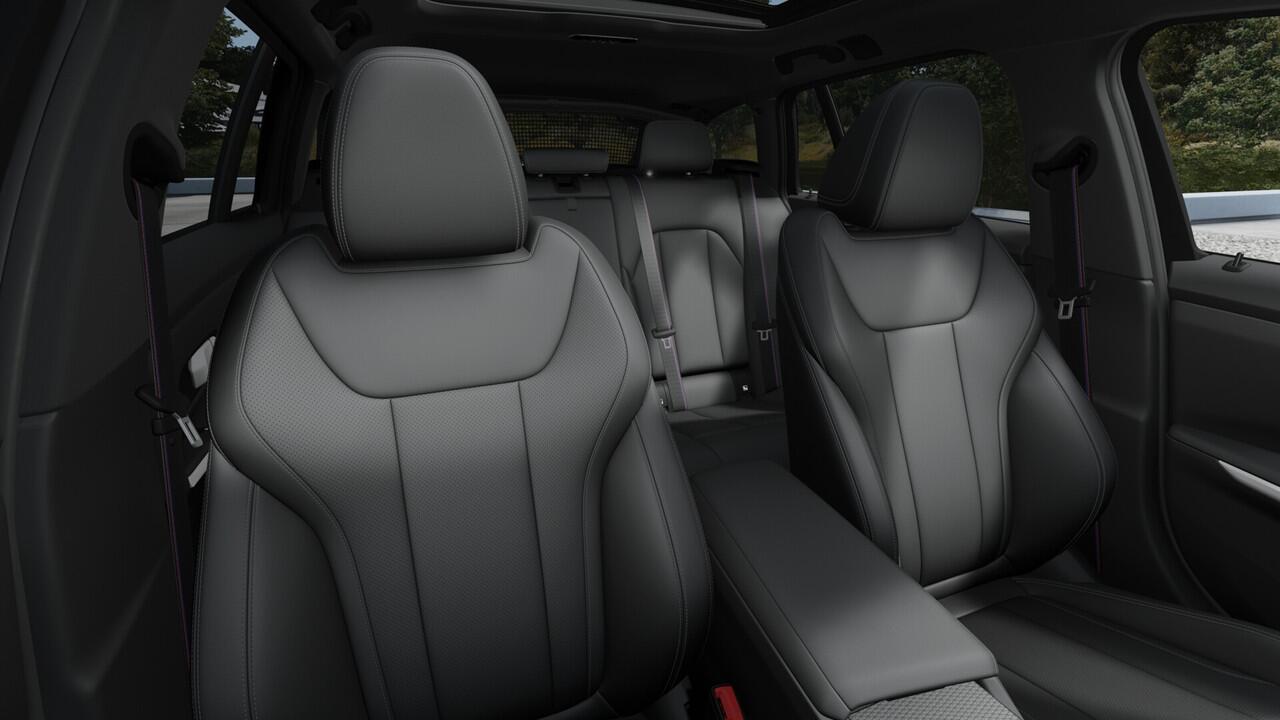 BMW 3-SERIE Touring 330e High Executive M Sport Automaat / Panoramadak / Trekhaak / Sportstoelen / Adaptieve LED / Active Cruise Control / Parking Assistant Plus / Comfort Access