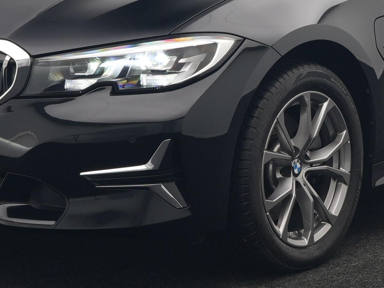 BMW 3-SERIE Touring 320e Sportline Plug In Hybrid 204pk Dealer O.H PHEV | Panodak | Lederen Sportstoelen Verwarmd | Apple Carplay | Sfeerverlichting | Navi Full Map | DAB |