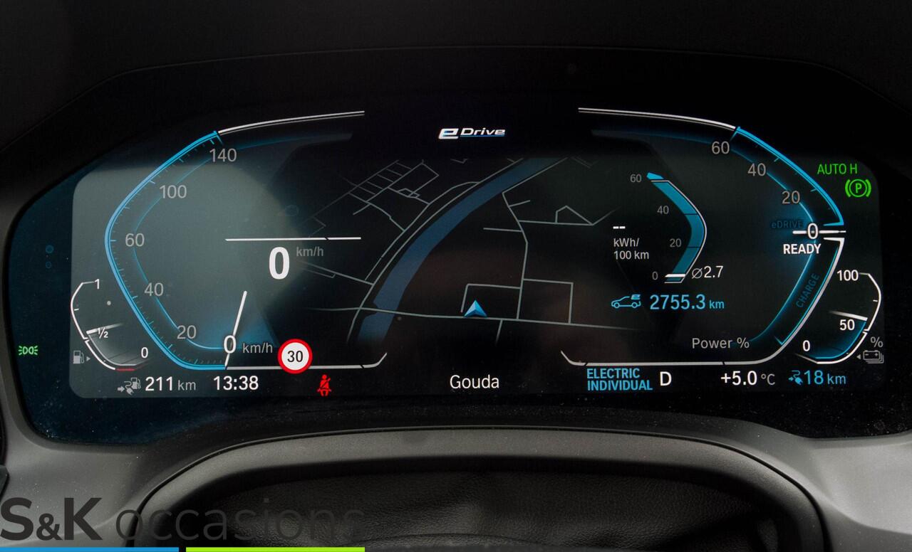 BMW 3-SERIE Touring 330e xDrive Pano Led Leder BMW 3-serie Touring 330e xDrive Business Edition Plus