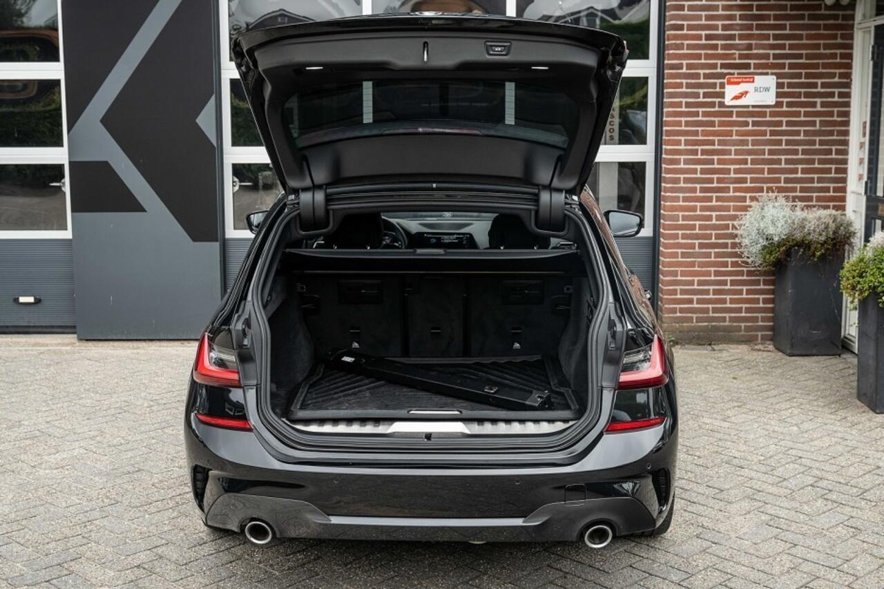 BMW 3-SERIE 330e xDrive M-Sport | Shadow | Adapt. Cruise | Trekhaak | 18' inch |