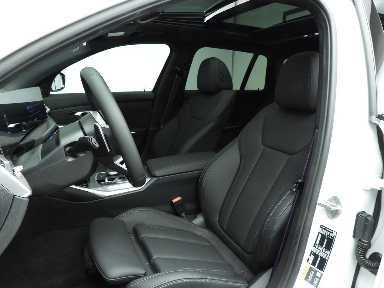 BMW 3-SERIE Touring 330e M-Sportpakket Pro / Panoramadak / Harman-Kardon / Innovation Pack / Comfort Pack