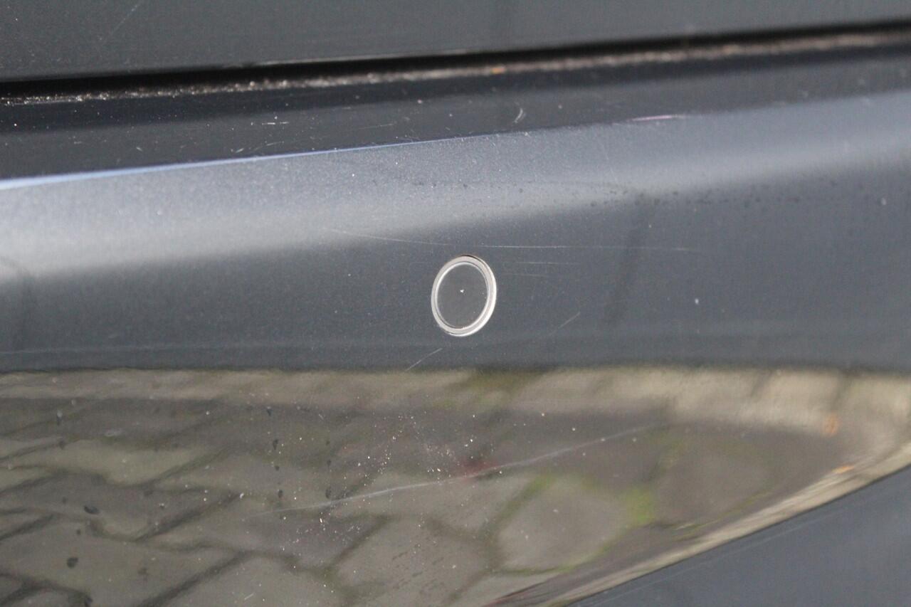 BMW 3-SERIE Touring 318i High Executive | Incl. 12 maanden garantie | Trekhaak elektrisch uitklapbaar | Harman/Kardon audio | Apple Carplay/Android Auto | Sport stoelen | DAB | Voorstoelen verwarmd | Elektrische achterklep | Cruise control adaptief |