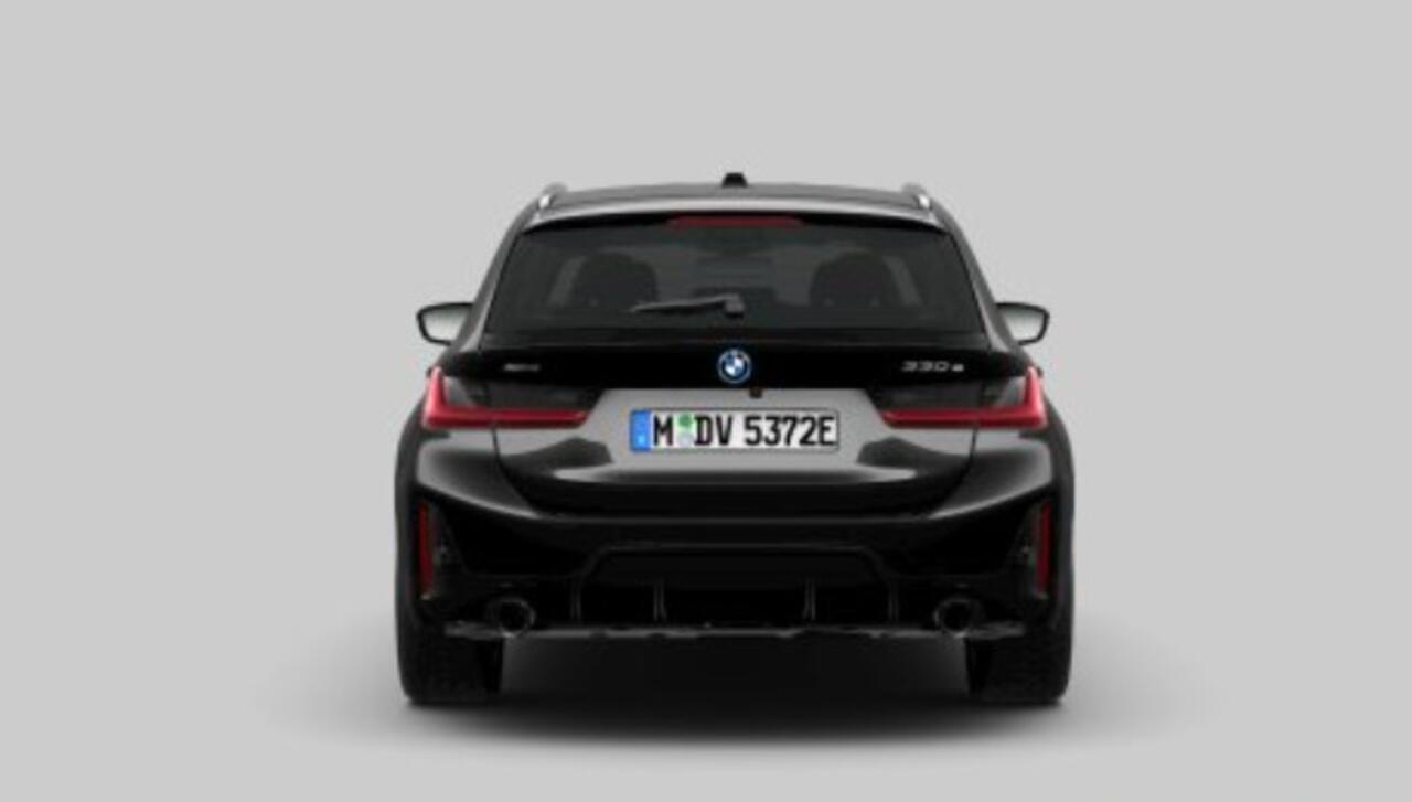 BMW 3-SERIE Touring 330e xDrive M Sport Pro - Panoramadak - Parking/Driving Assistant - Active Cruise Control - Hifi - Getinte Ruiten - Zonneschermen achter - Comfort Access - Sportstoelen - Adaptieve LED koplampen -