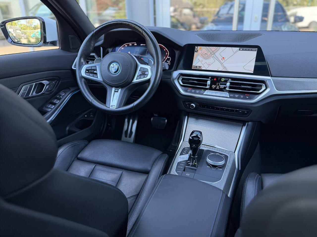 BMW 3-SERIE Touring 320e xDrive High Ex M-Sport|SOH92%|Pano|Laser|M-seats|Memory|CoPilot|HiFi|HUD|Trekhaak