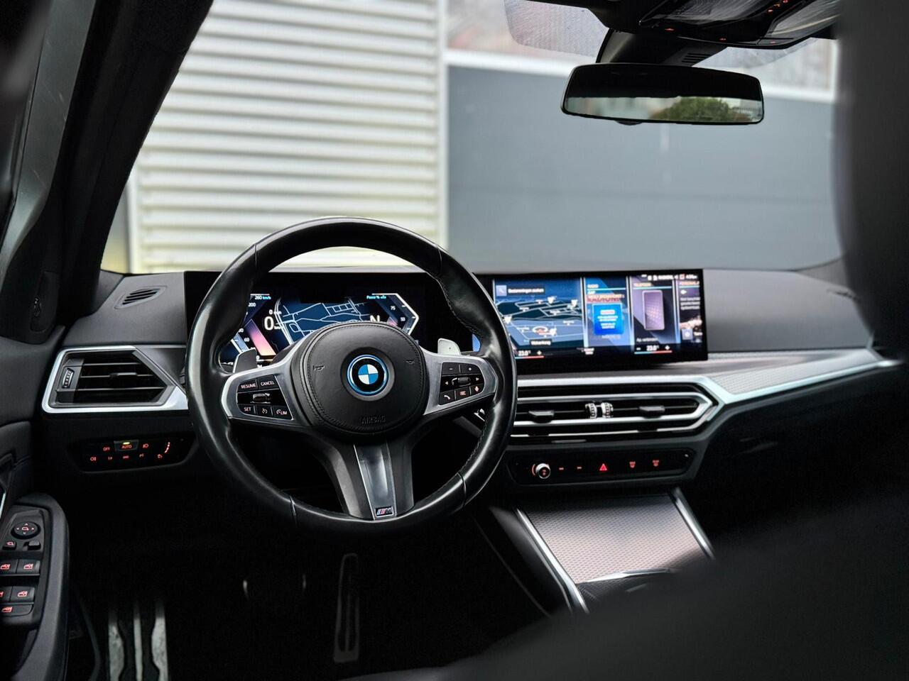 BMW 3-SERIE 330e High Executive |schuif dak | Harman-Kardon |Dravitgrau |