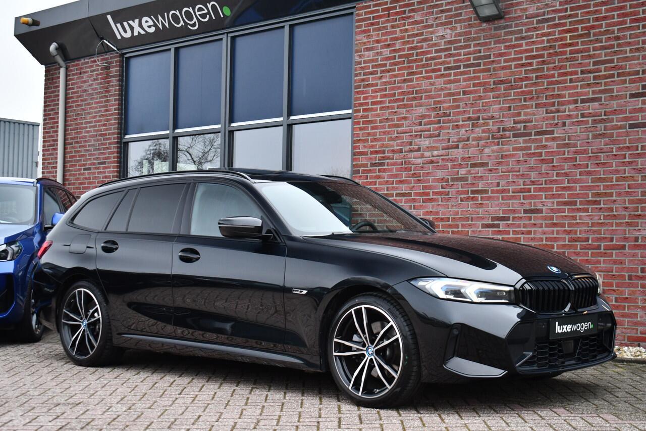 BMW 3-SERIE Touring 330e M-Sport Pano ACC Trekh H/K HUD 19inch Stuurverw