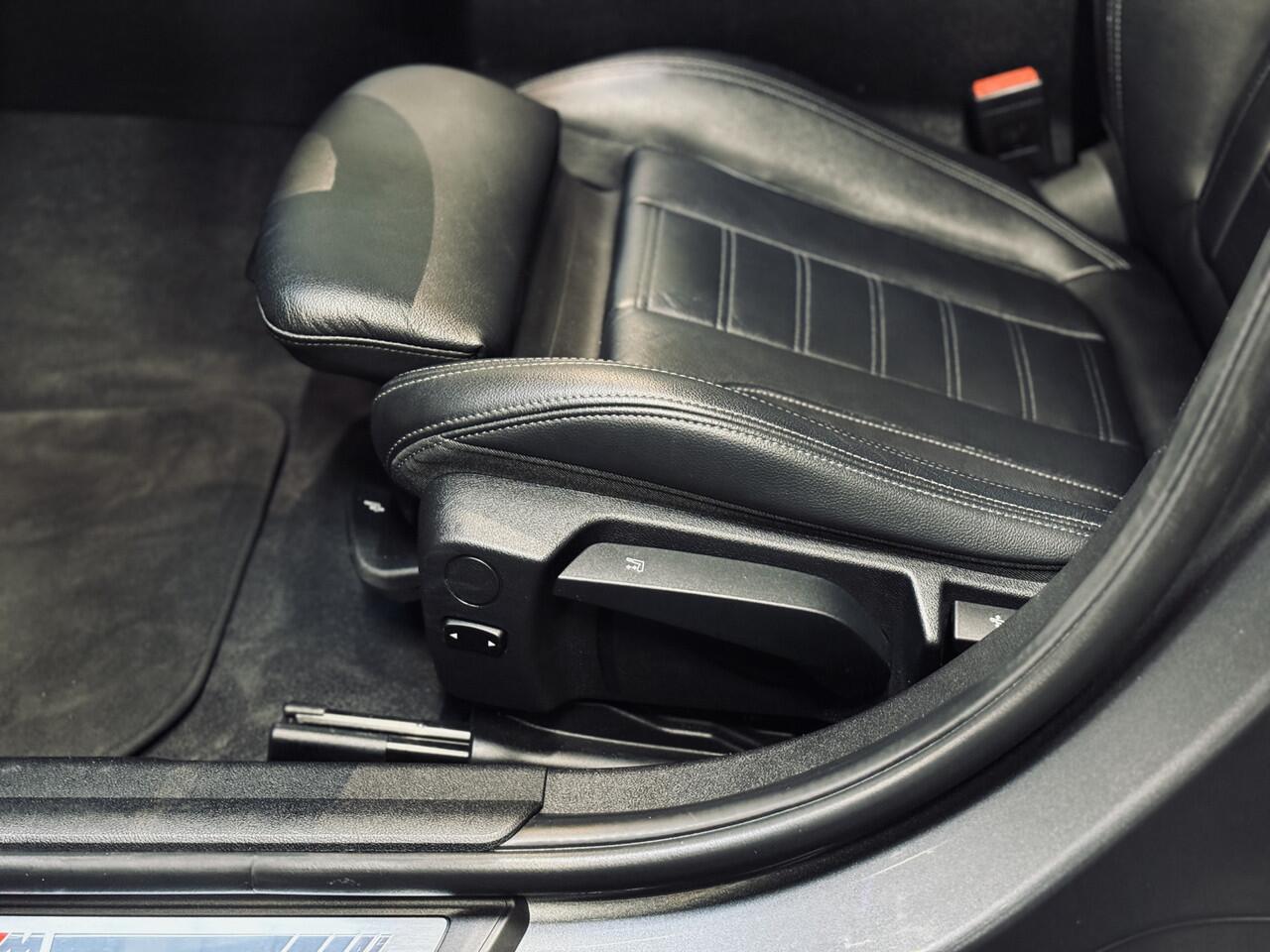 BMW 3-SERIE 320i High Ex. M-Sport ShadowLine | 19" | Leder | Trekhaak