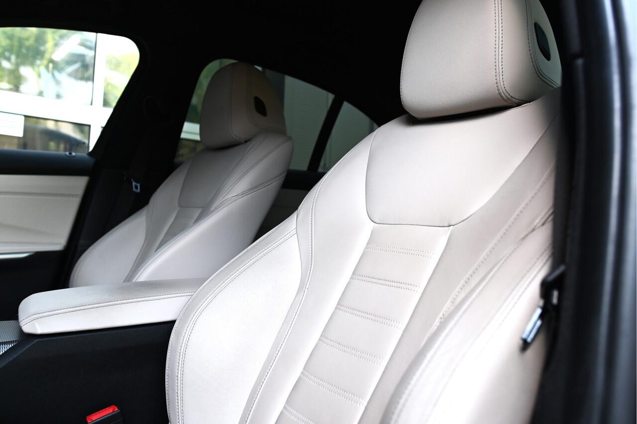BMW 3-SERIE 330i High Executive M Sport Automaat / Achteruitrijcamera / Sportstoelen / M Adaptief onderstel / Head-Up / Parking Assistant / Leder / 19" LMV