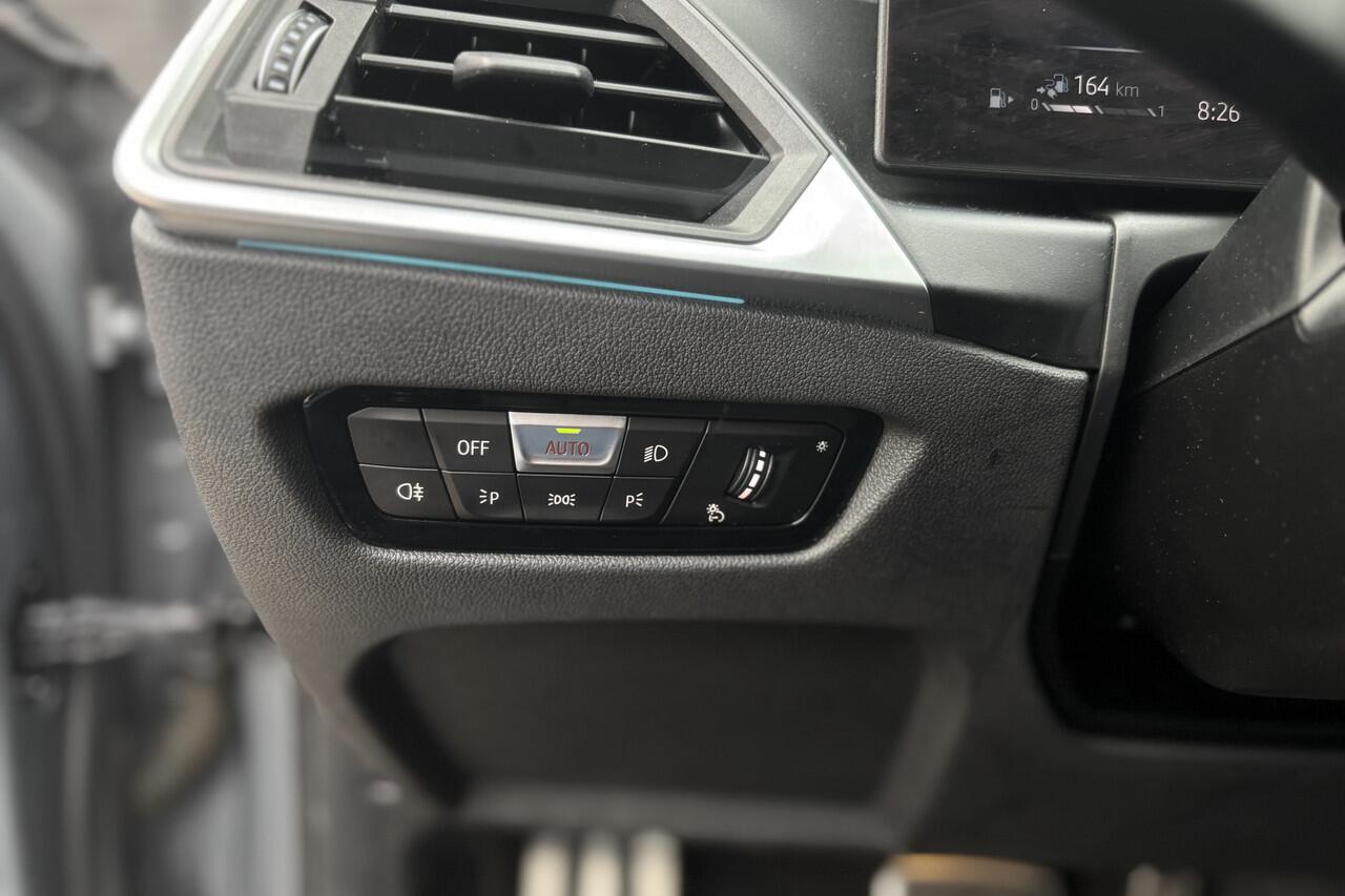 BMW 3-SERIE Touring 330e M-Sport Pro | Widescreen | Memory | Camera | Laserlight | Adaptive Cruise