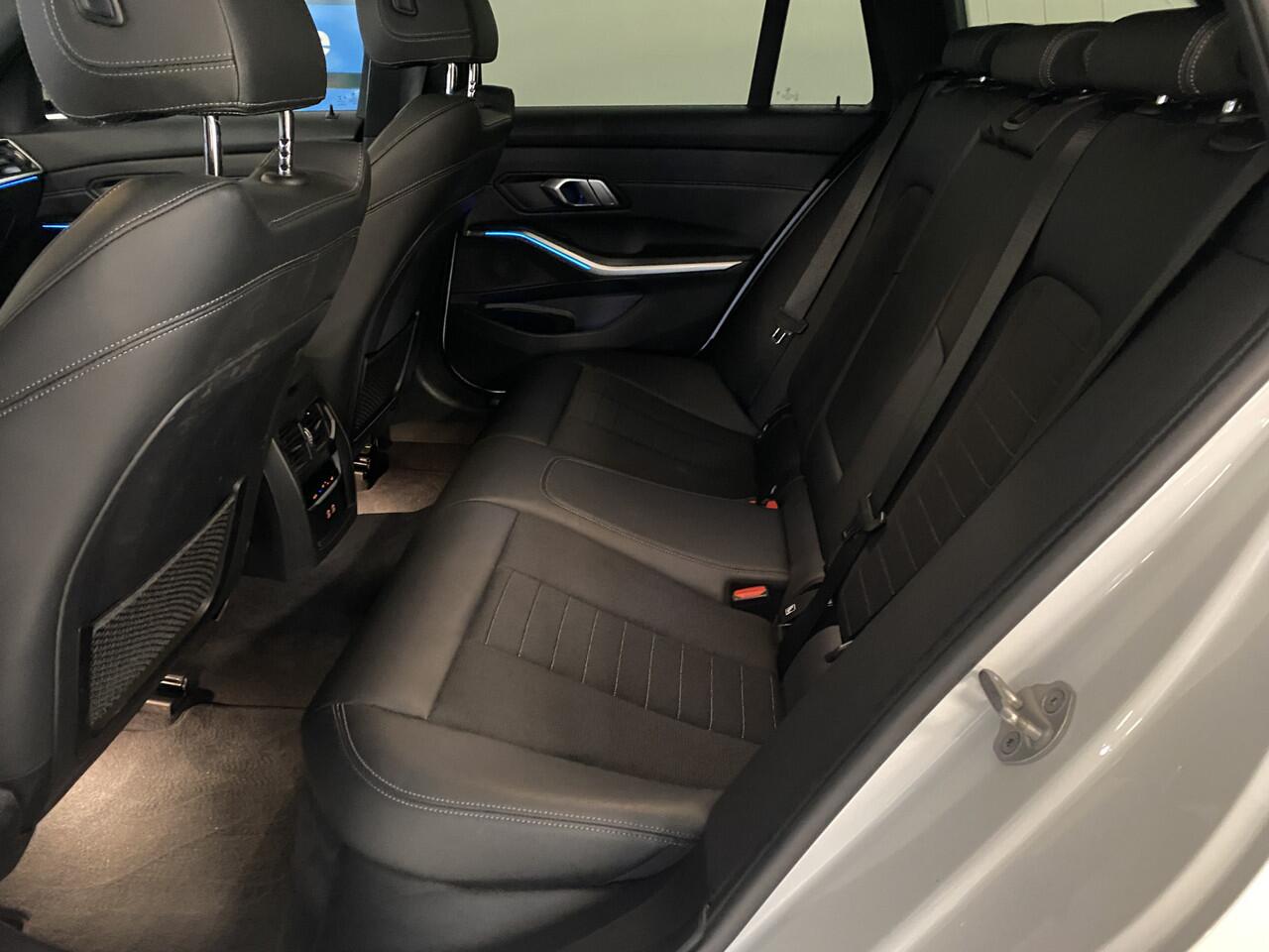 BMW 3-SERIE Touring 320e Sportline Panoramadak / Led verlichting / Carplay/ Wit metallic /
