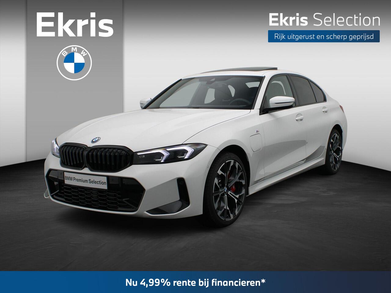 BMW 3-SERIE Sedan 330e M Sportpakket Pro | Stuurwielrand Verwarmd | Trekhaak | Geluidswerende Ramen | Schuifdak | Verwarmde Voorstoelen | Parking Assistant | Harman Kardon | 19'' | Ekris Selection