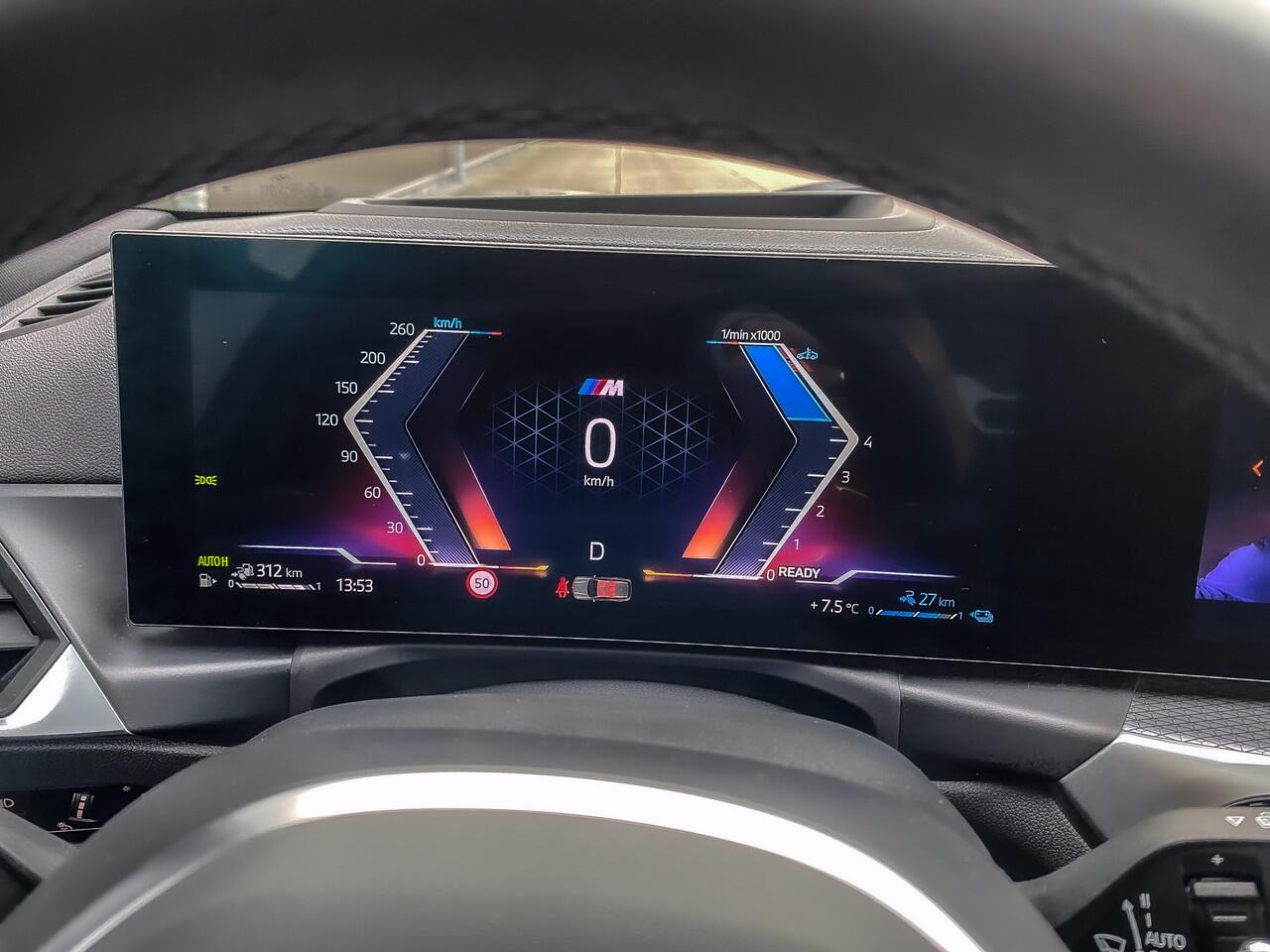 BMW 3-SERIE Touring 330e 292PK High Executive M-Sport Pro | M-SPORTSTOELEN | PANORAMADAK | ADAPTIVE CRUISE | KEYLESS |