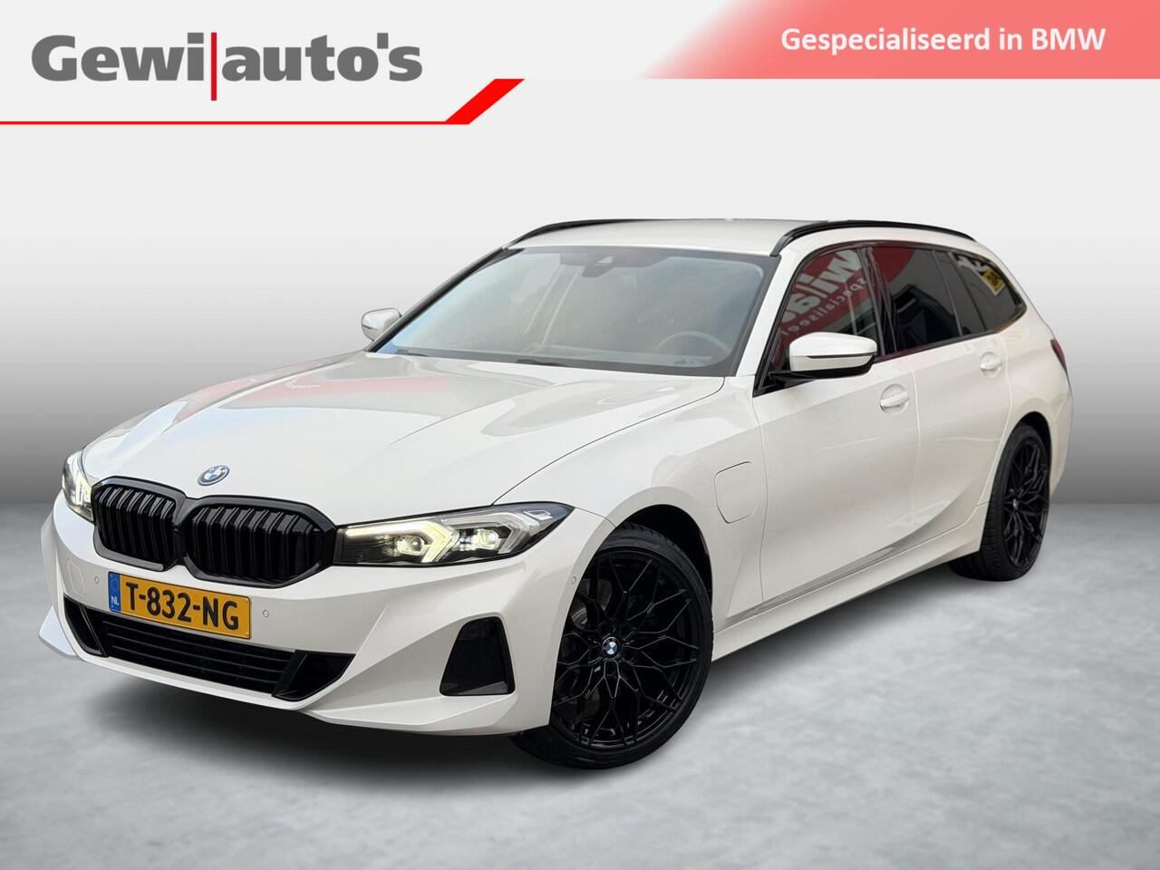 BMW 3-SERIE Touring 320e LCI Org NL 1ste eigenaar Widescreen