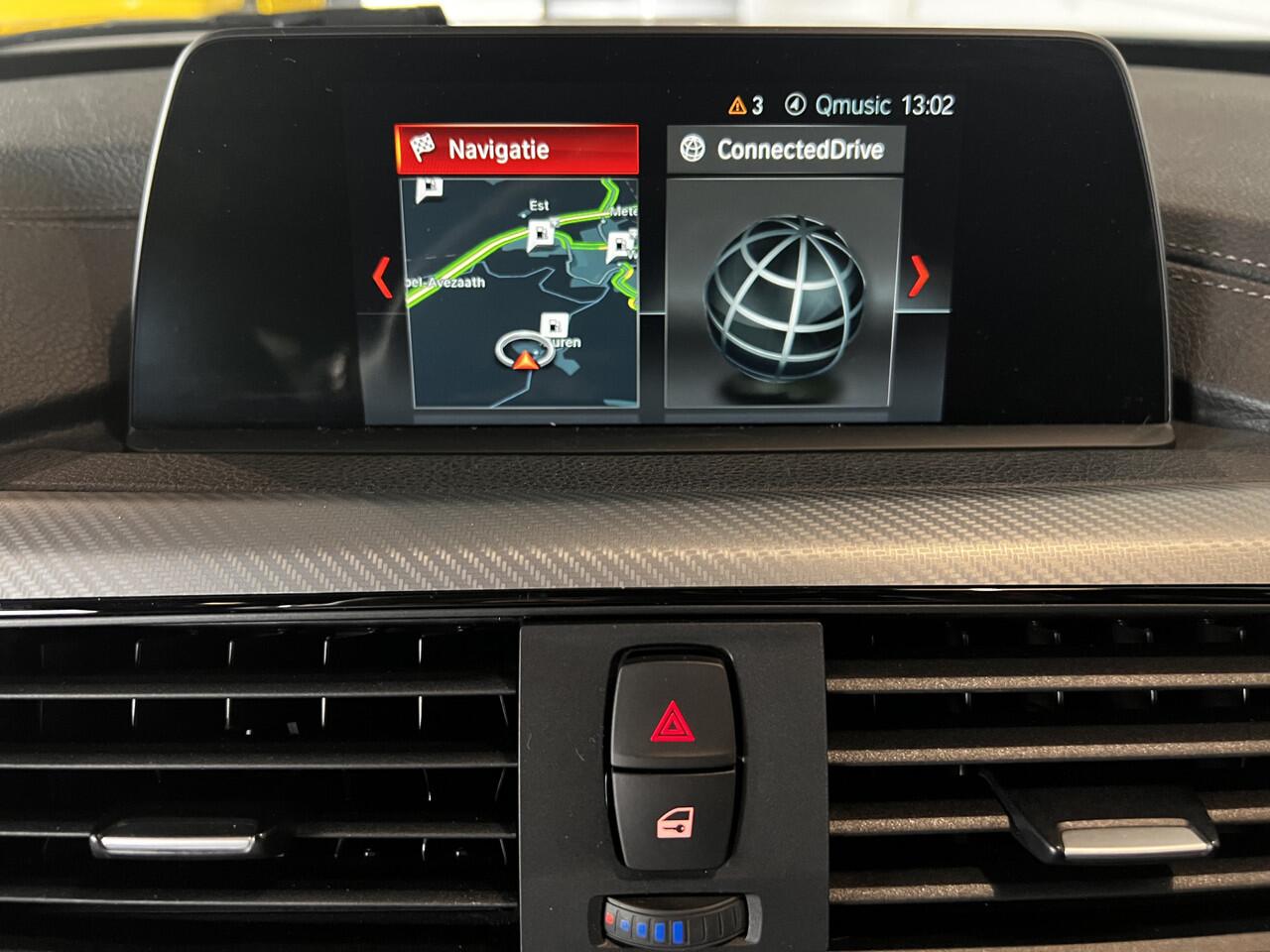 BMW 3-SERIE Touring 318i M Sport / Stoelverwarming / LED / PDC