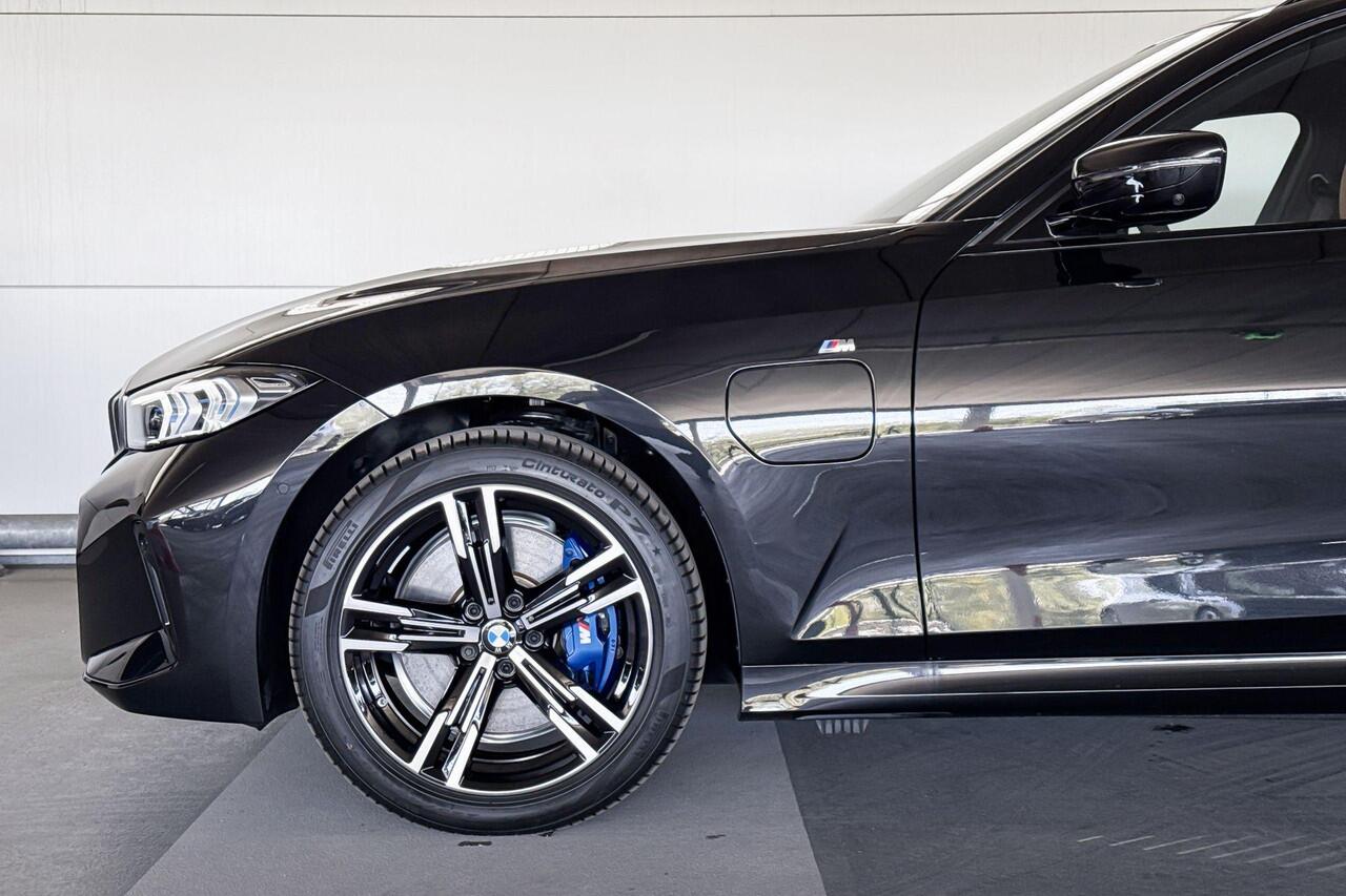 BMW 3-SERIE Touring 330e | Selections