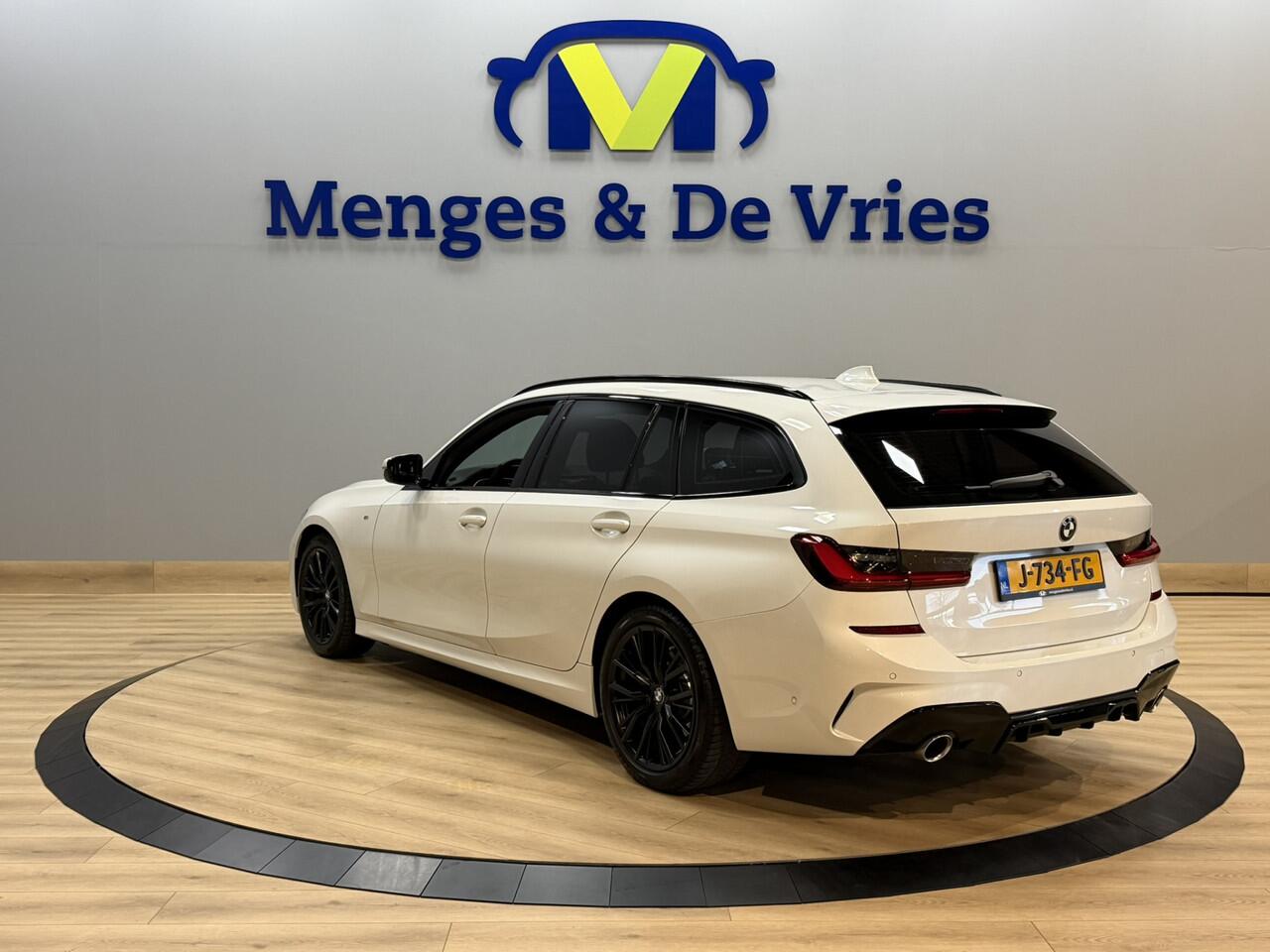 BMW 3-SERIE Touring 318i Executive Edition M Sport Parelmoer Wit Airco ECC | Virtual | Sfeer | Camera | Adaptief LED | Sfeer | Cruise Control | Isofix | NAP