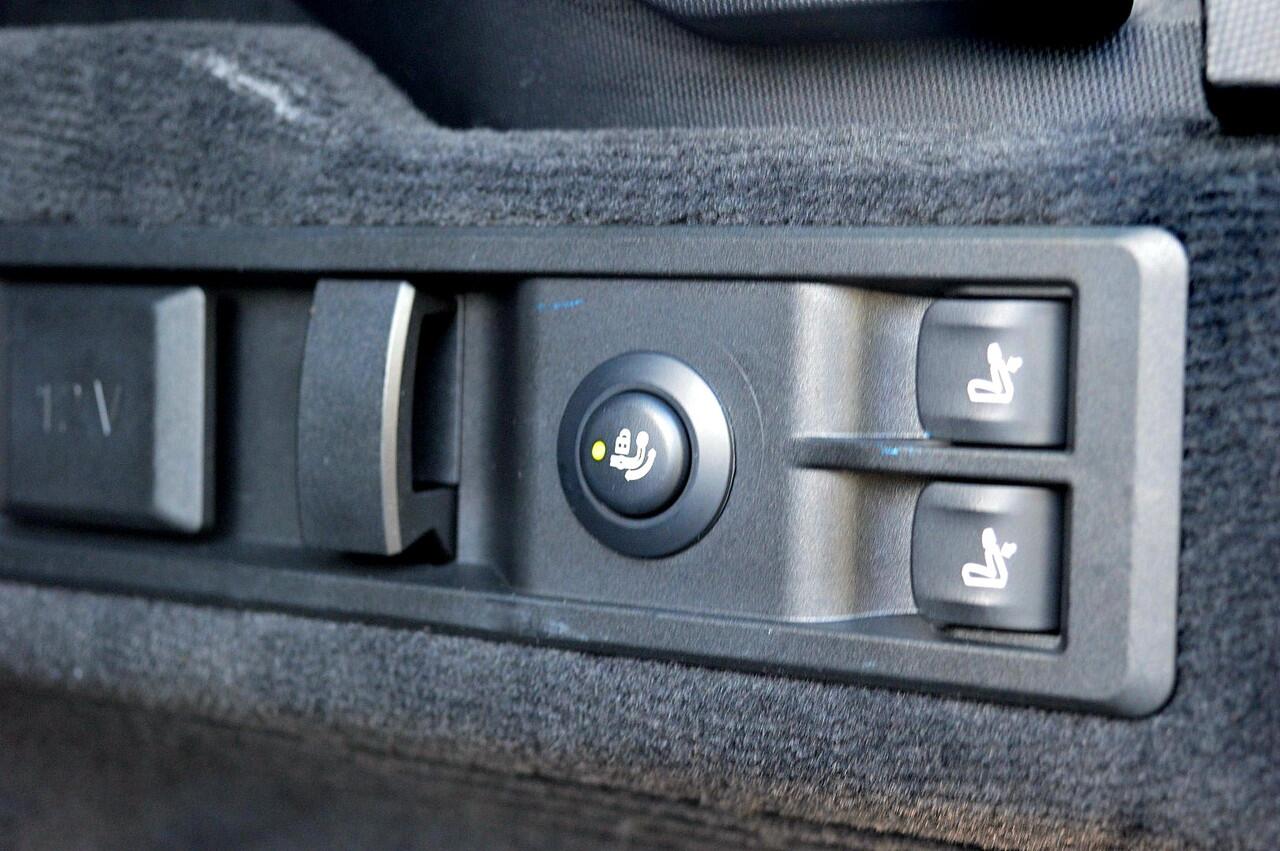 BMW 3-SERIE Touring 330e xDrive M-Sport Rijklaarprijs-Garantie Panoramadak Laser Light Airco Leder Navigatie Head-Up Trekhaak