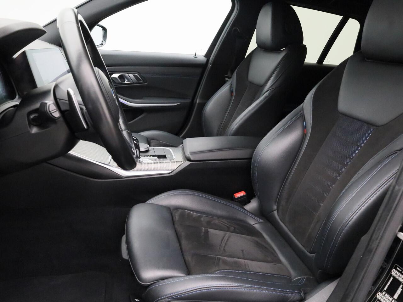 BMW 3-SERIE Touring 318i Automaat M-Sport | CAMERA | CARPLAY | STOELVERWARMING