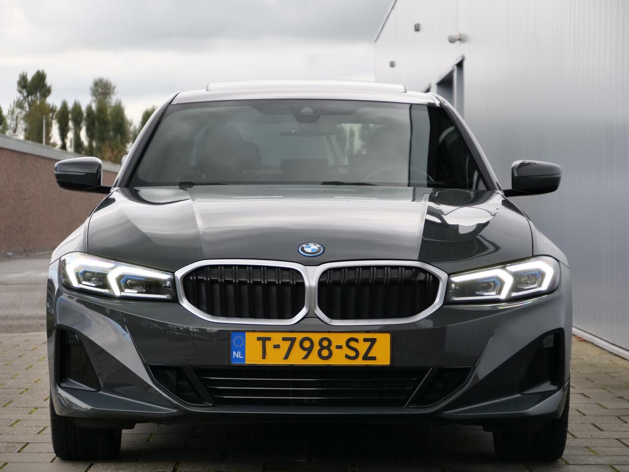 BMW 3-SERIE 320e 204 Pk Automaat van ¤ 36.450,- voor