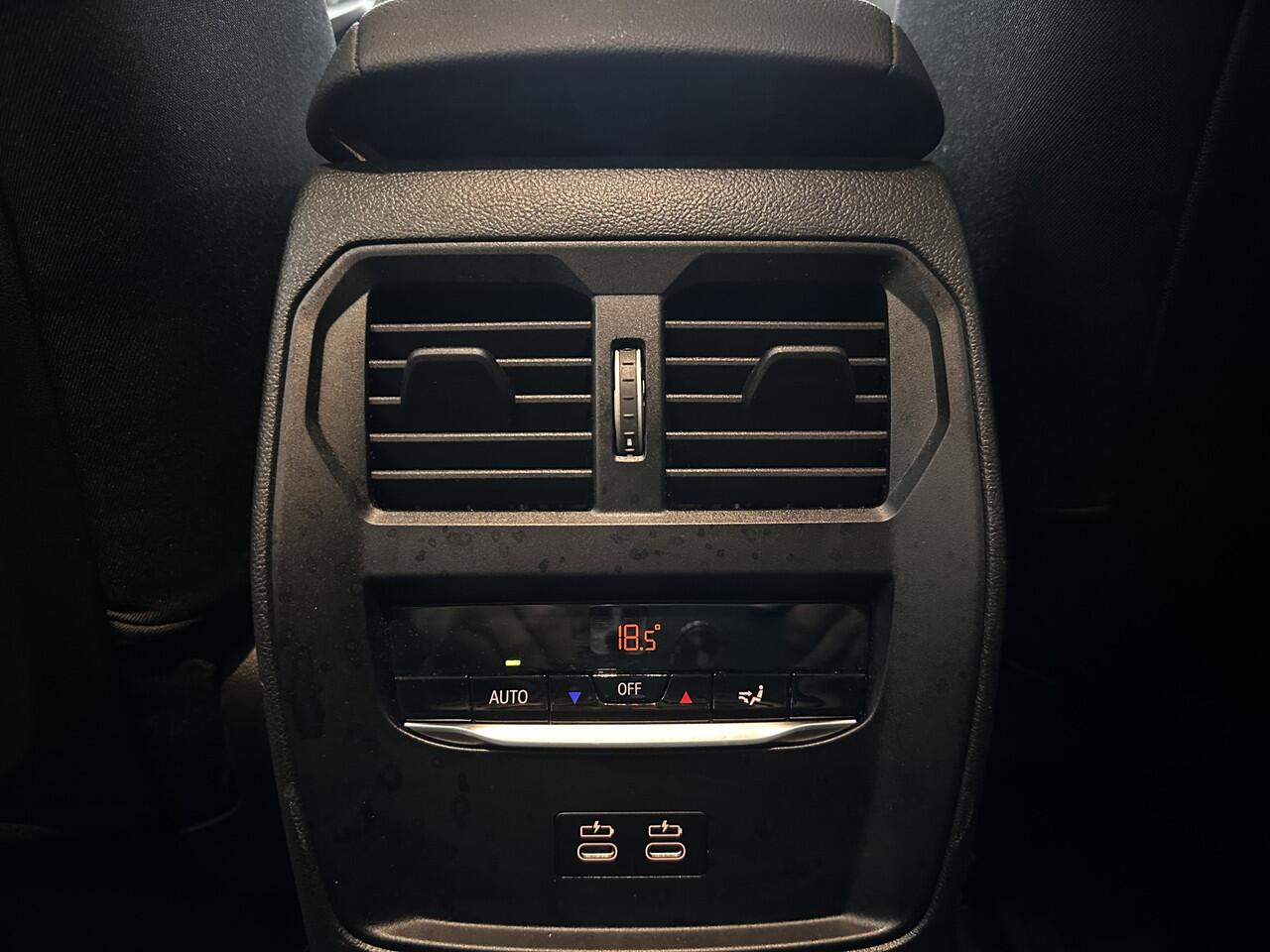 BMW 3-SERIE 318i Navi, Clima, Head Up, Nieuwstaat