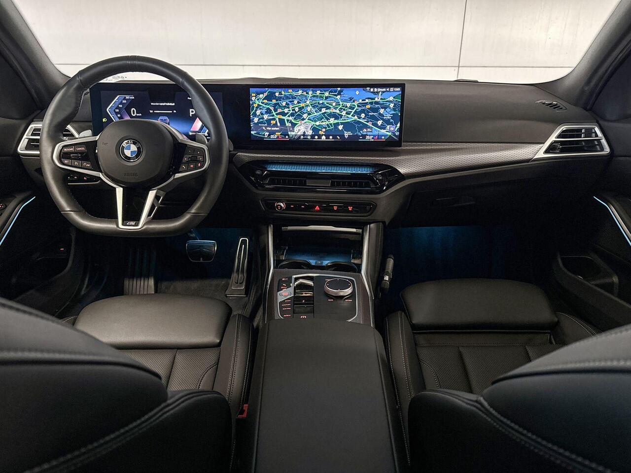 BMW 3-SERIE Sedan 330i xDrive M Sport | Schuifdak | Leder