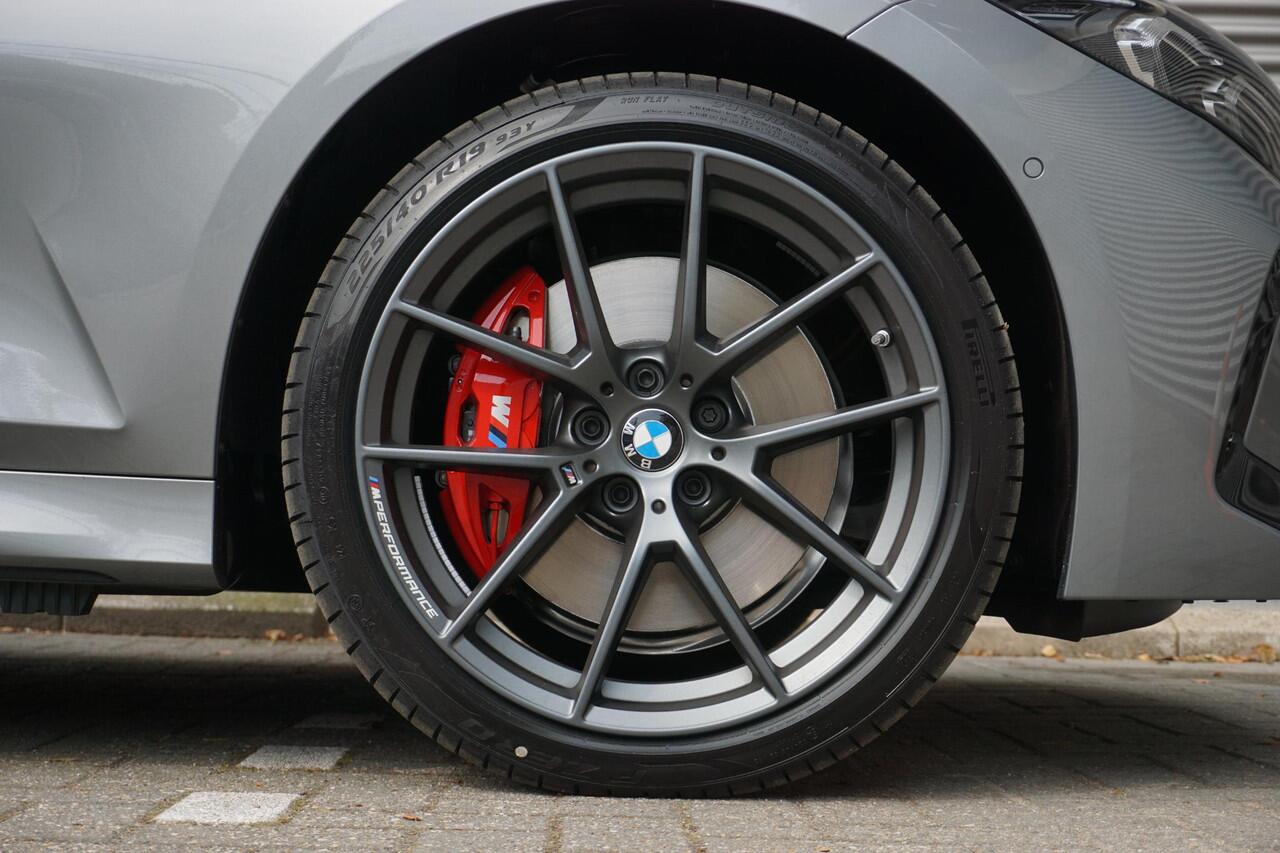 BMW 3-SERIE Touring 330e M Sportpakket Pro | Comfort Pack | HiFi System | Extra getint glas in achterportierruiten en achterruit | Achteruitrijcamera | Ekris Selection