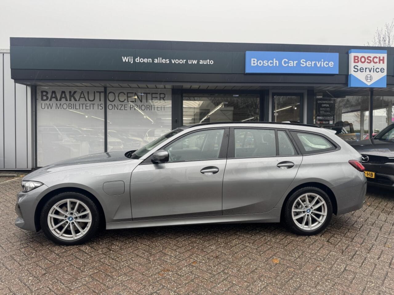 BMW 3-SERIE Touring 320e | Facelift | Widescreen | Camera | Leder