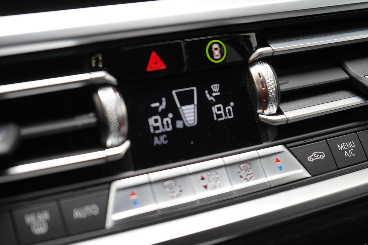 BMW 3-SERIE Touring 330e Business Edition Plus | Adaptive cruise | Trekhaak | Sportstoelen | Apple Carplay