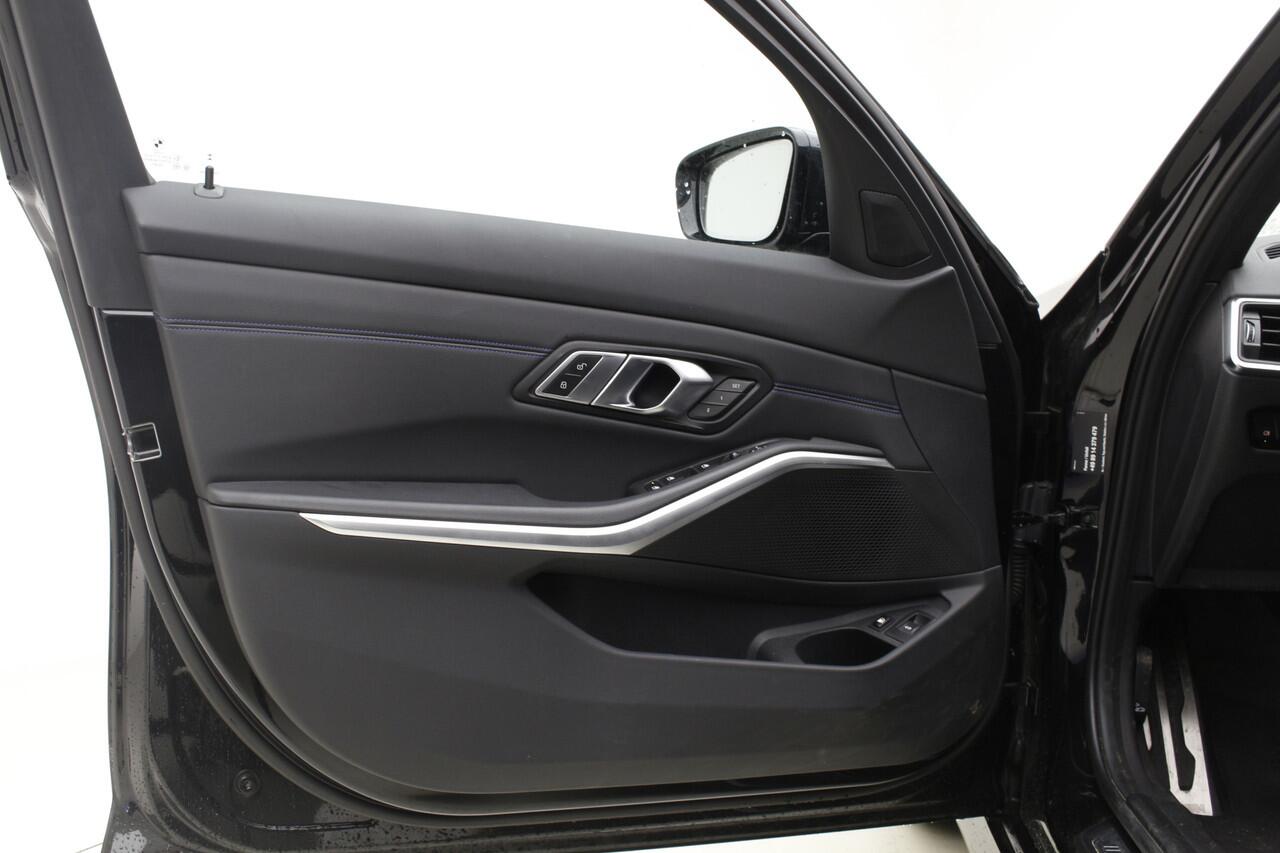 BMW 3-SERIE Touring 330e xDrive M-Sport | Camera | Hifi | Curved Display |