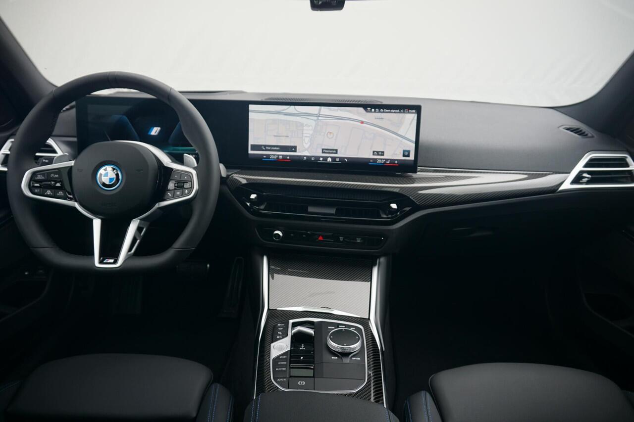 BMW 3-SERIE Touring 330e M Sportpakket Pro 19'' / Harman Kardon / Panoramadak / Driving Assistant Professional