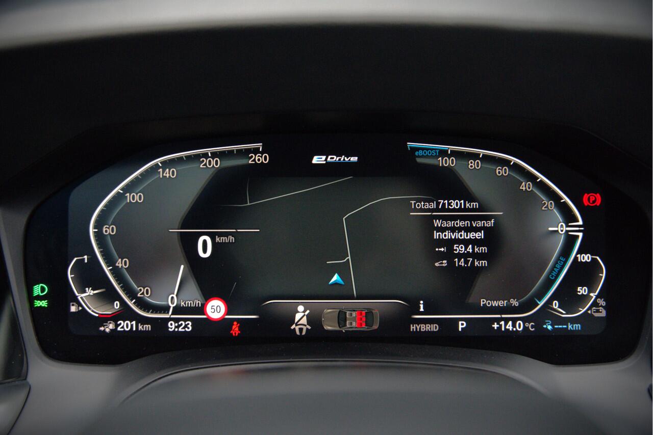 BMW 3-SERIE 330e eDrive Edition Sportline | Stoelverwarming | Cruise Control | Leer | Camera | Keyless | Apple Carplay | Ambiance Verlichting | HIFI | Parkeersensoren | Navigatie | NAP | Sport