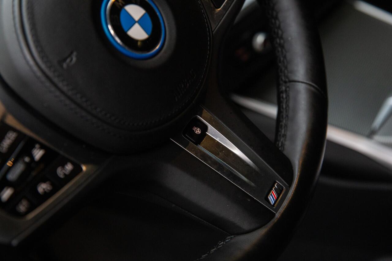 BMW 3-SERIE Touring 330e High Executive M-Sport , Adap. cruise, Trekhaak, Stoel/stuurverwarming,