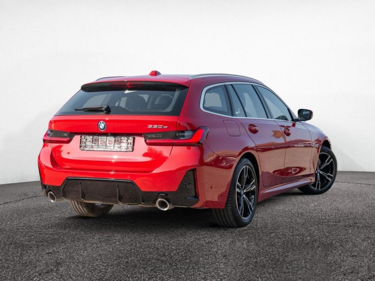 BMW 3-SERIE Touring 330e M-SPORT (LCI) ** LED, ROT LEDER, LIFE COCKP. PROF, PANORAMA, TREKH, 18-inch LMV ** 1e EIG (EX BMW-AG) - UNFALLFREI ** * INFORMEER OOK NAAR ONZE AANTREKKELIJKE FINANCIAL-LEASE TARIEVEN **