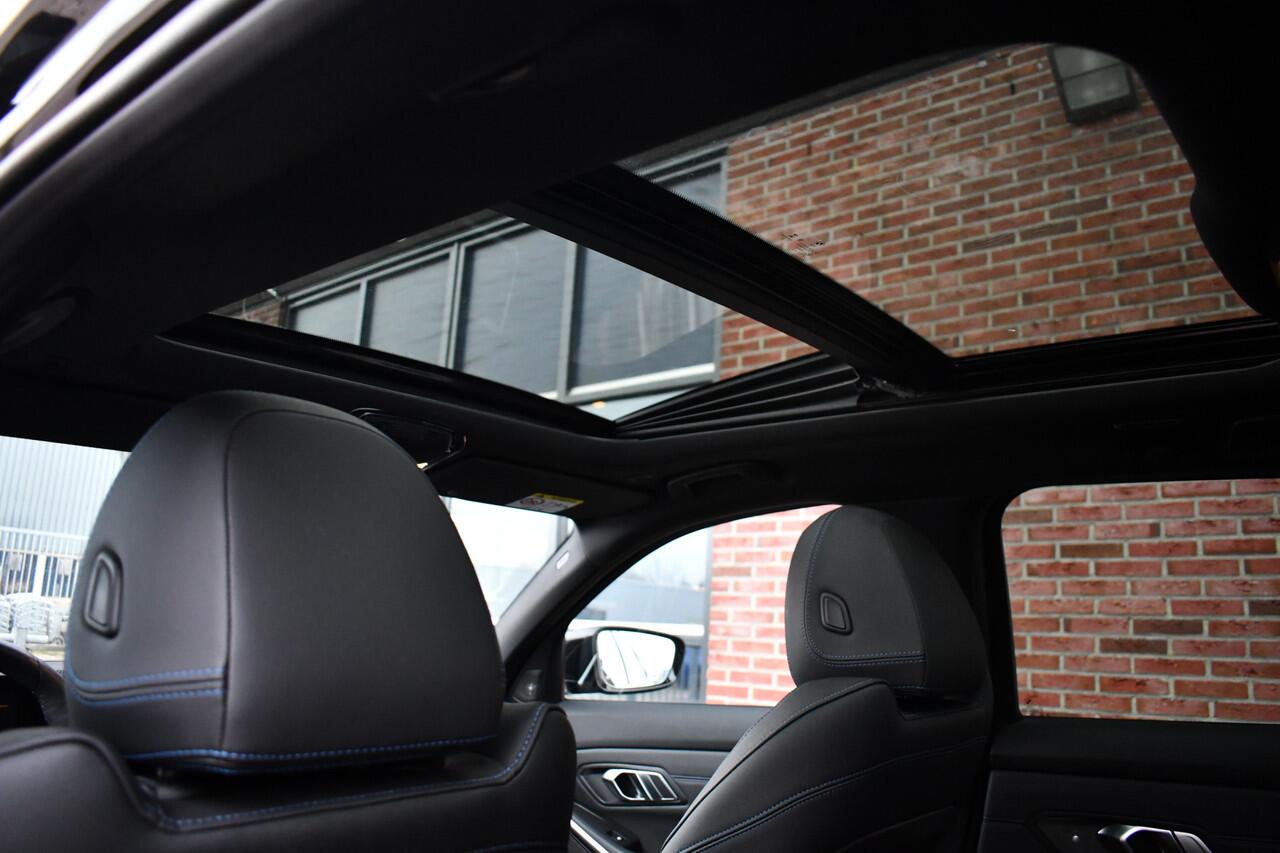 BMW 3-SERIE Touring 330e M-Sport Pano ACC Trekh H/K HUD 19inch Stuurverw
