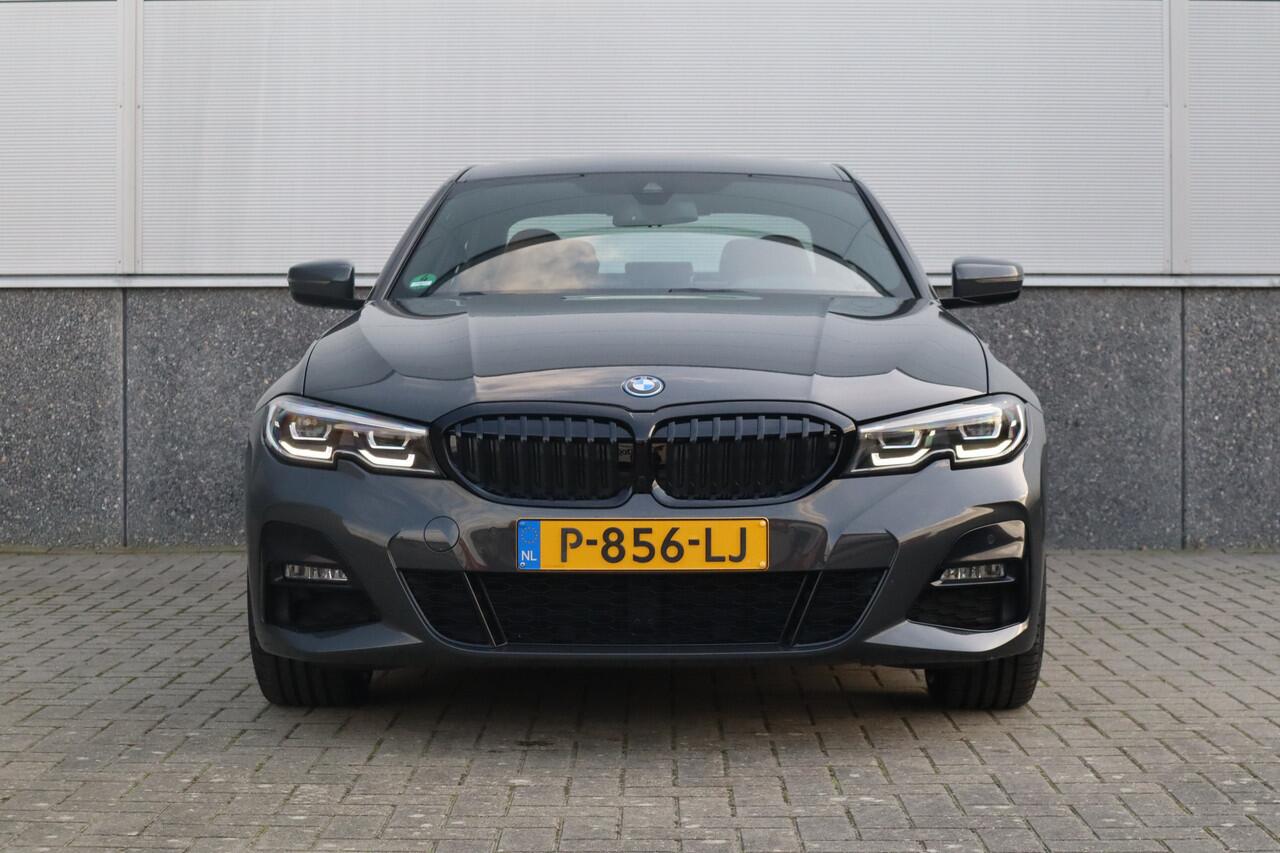 BMW 3-SERIE M-Sport M Schaalstoelen / Dravit Grau / HiFi / Camera /