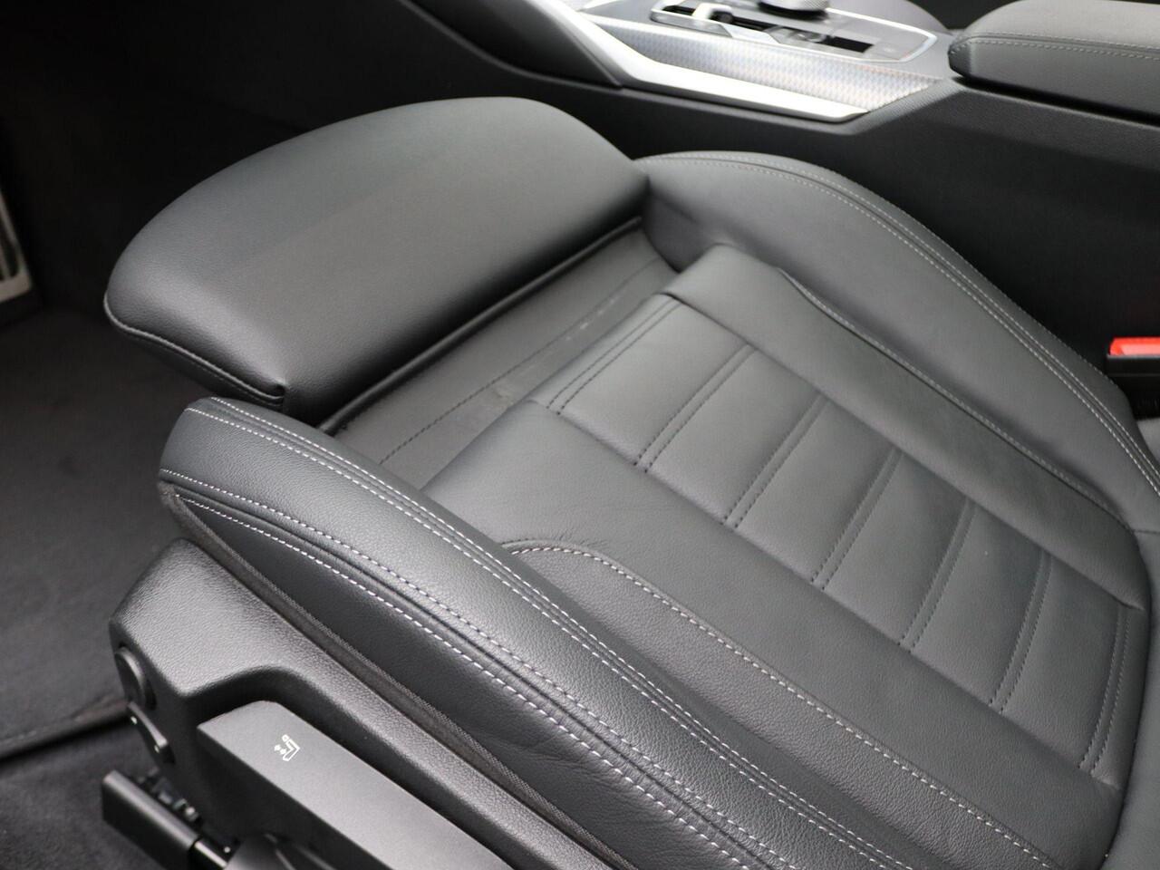 BMW 3-SERIE Touring 320i M Sportpakket Pro | HIFI | Schuifdak | Widescreen Display | 18"