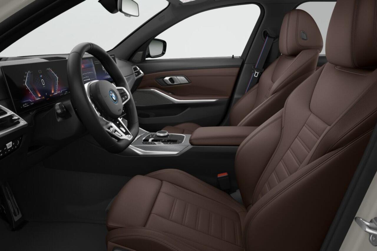 BMW 3-SERIE Touring 330e M Sport Edition | M Sportpakket Pro | Innovation Pack | Comfort Pack | Trekhaak