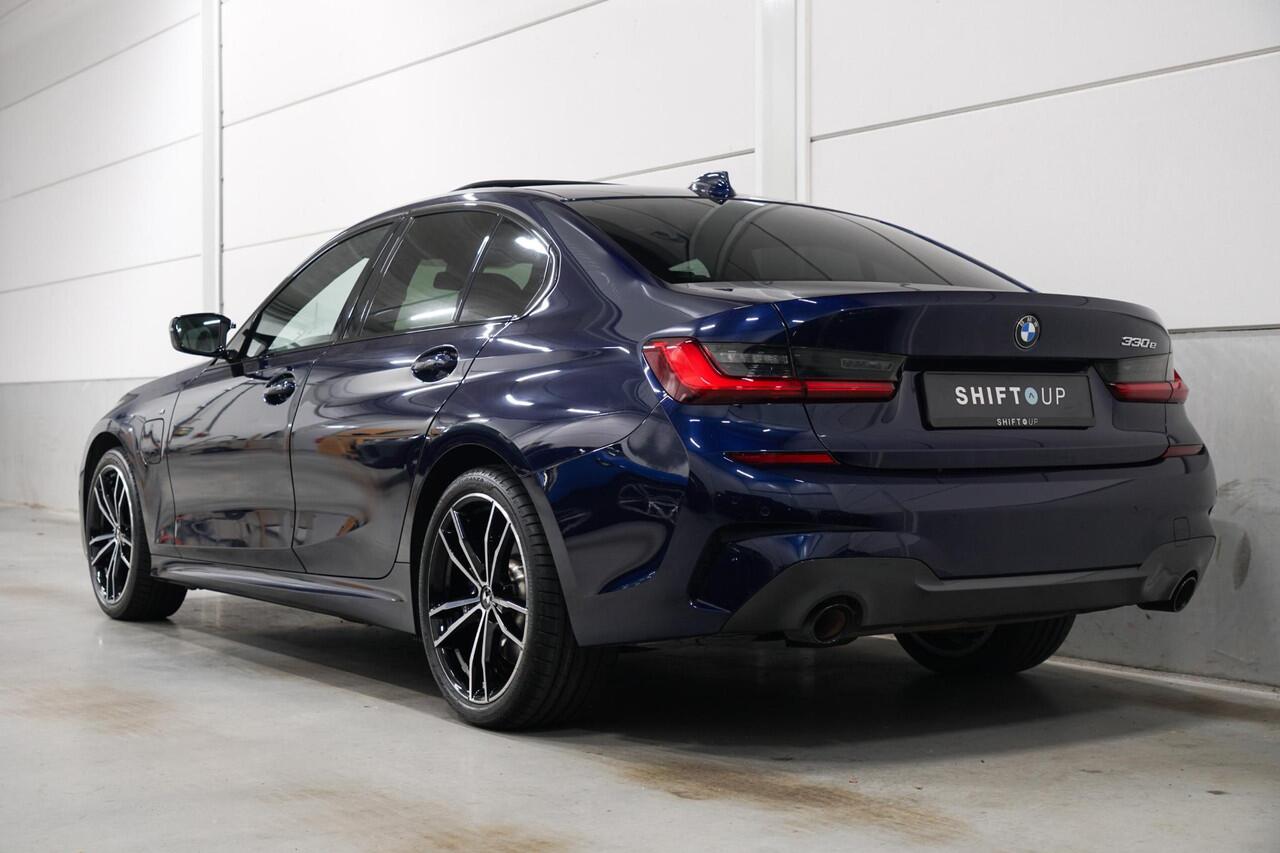 BMW 3-SERIE 330e M-Sport | Schuifdak | Harman Kardon | Head Up