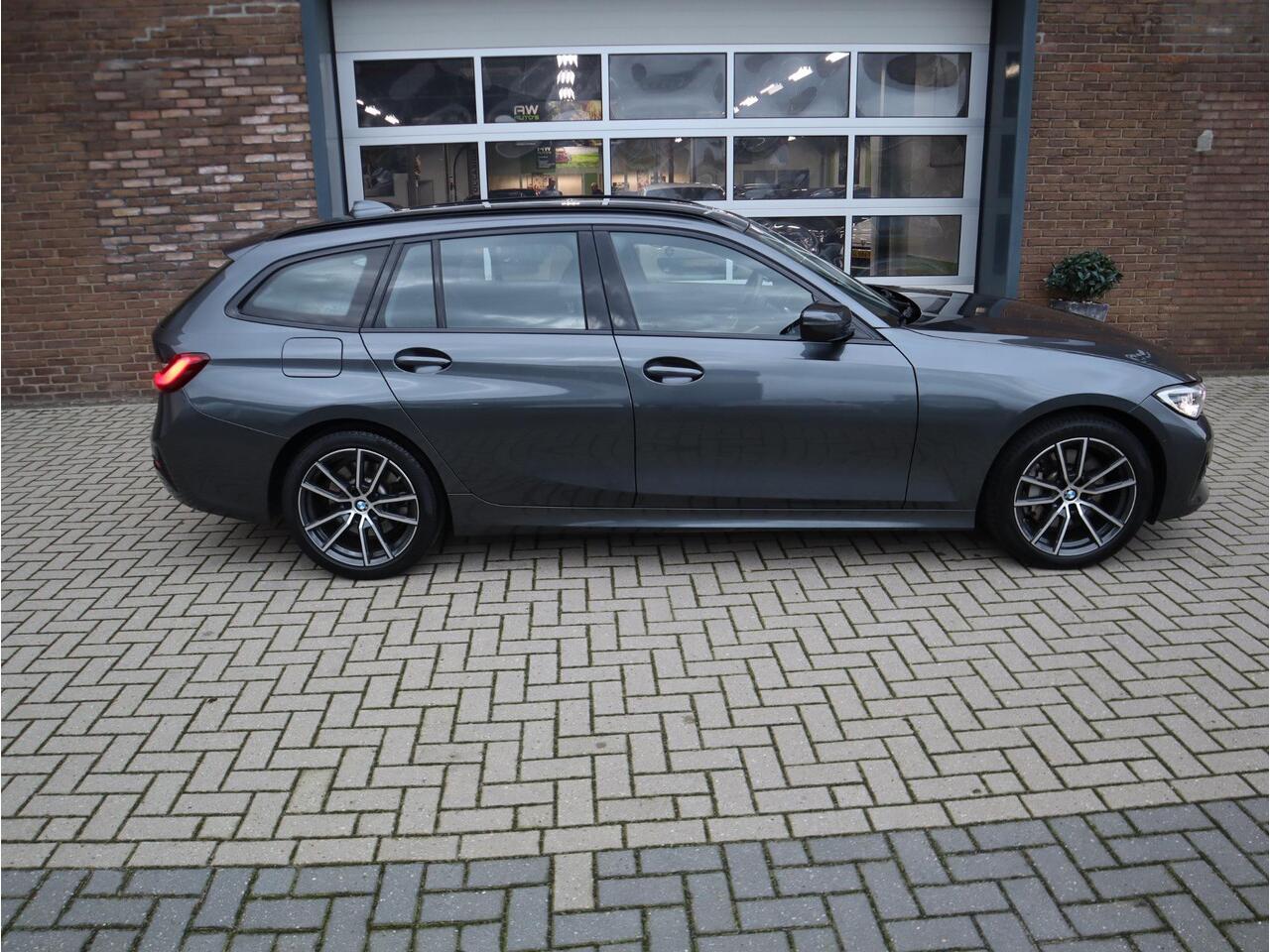 BMW 3-SERIE Touring 330i xDrive High Executive 4Wheel Drive