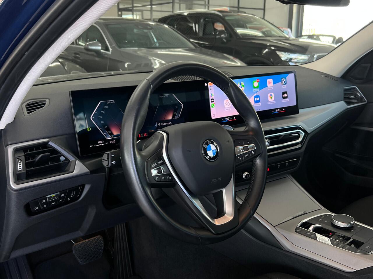 BMW 3-SERIE Touring 318i NL AUTO | CARPLAY | ELEKTRISCHE KLEP | CRUISE |