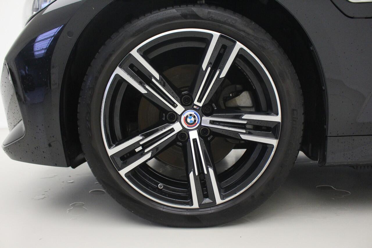 BMW 3-SERIE Touring 330e xDrive M-Sport | Camera | Hifi | Curved Display |