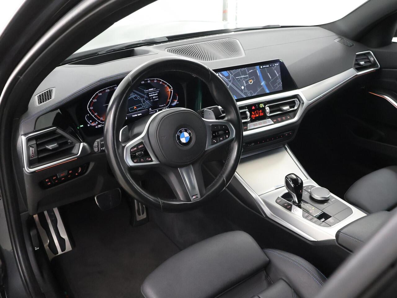 BMW 3-SERIE 320i Business Edition M-Sport Plus | Trekhaak | Leder | Parkeercamera | Head-Up | Stoelverwarming | Keyless Go |