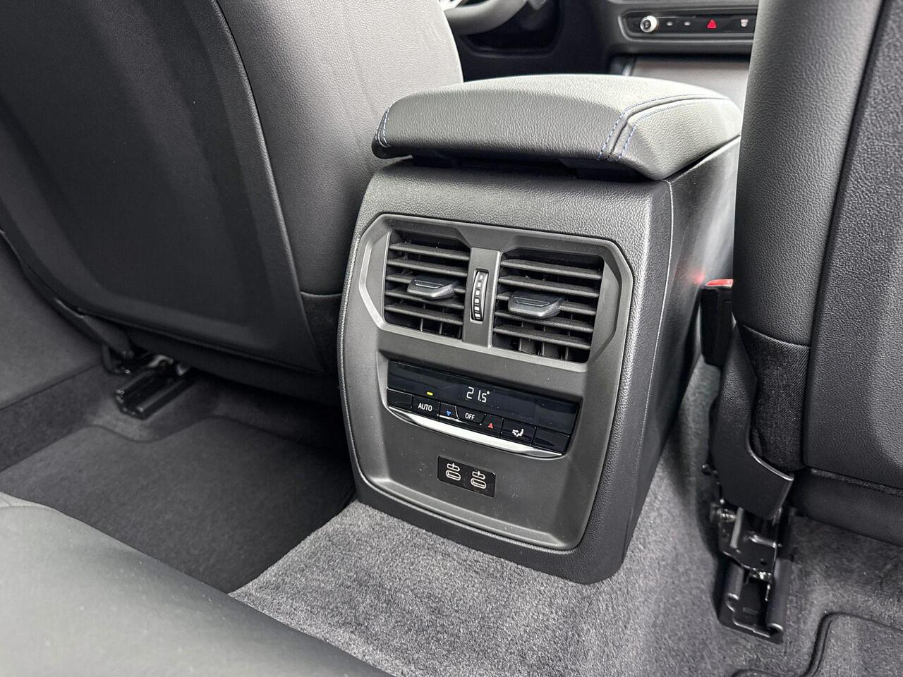 BMW 3-SERIE Touring 330e | M Sport Pro | Glazen Panoramadak | Innovation Pack