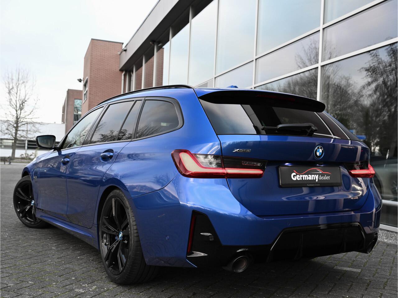 BMW 3-SERIE Touring 330e xDrive 292pk M-Sport-Pro Pano HUD E-Zetels ACC M-Rem Widescreen Hifi VOL!