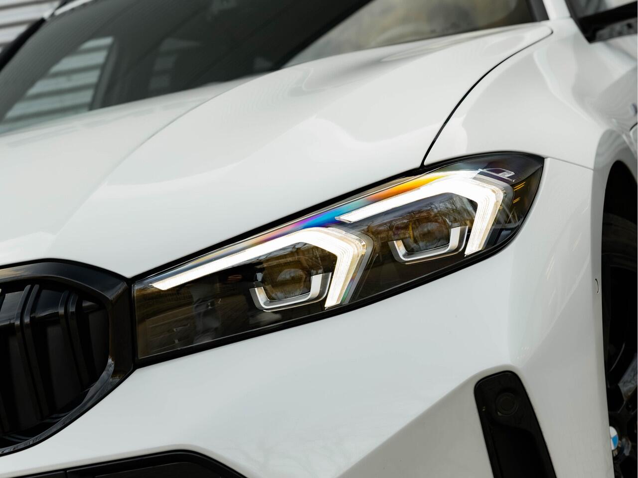 BMW 3-SERIE Touring 330e xDrive - M-Sport - LCI 2 - Memoryzetel - Head-up - Driving + Parking Ass